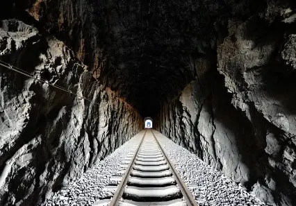 Tunnel rock monitor with laser distance sensor